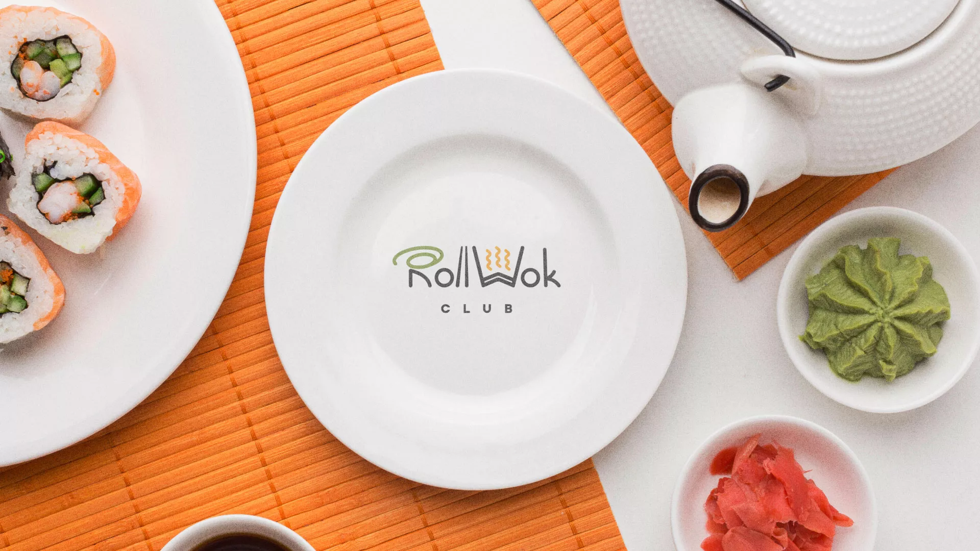 Разработка логотипа и фирменного стиля суши-бара «Roll Wok Club» в Видном